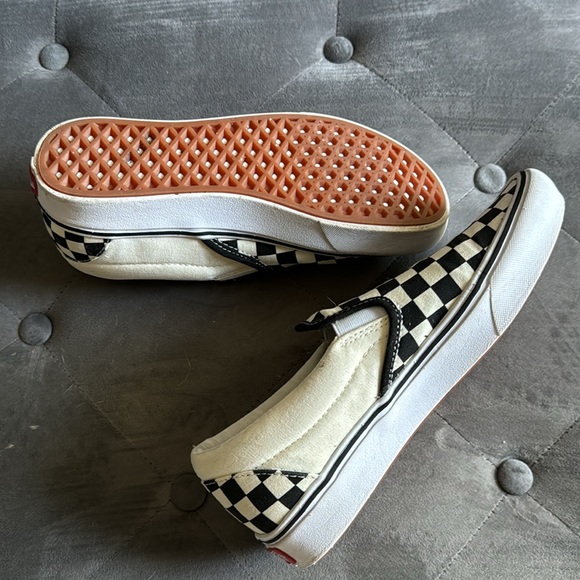 NEW Vans Classic Slip Ons - Picture 4 of 4